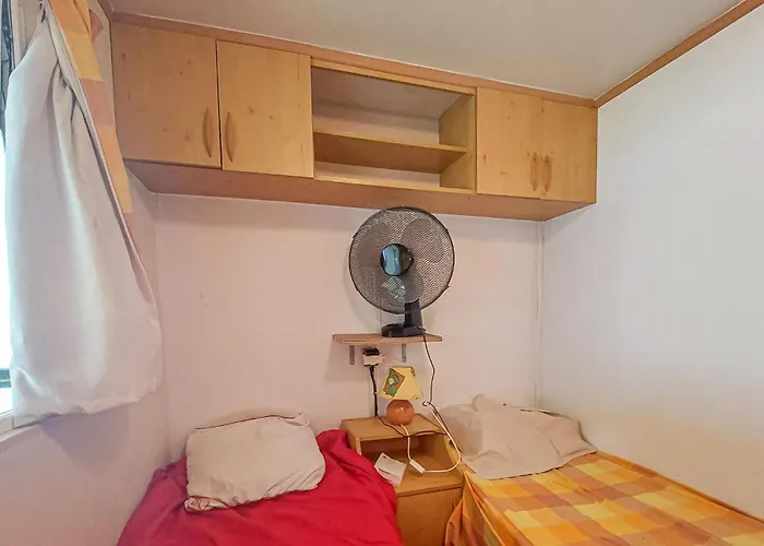 Beautiful Stacaravan In Camping 3*