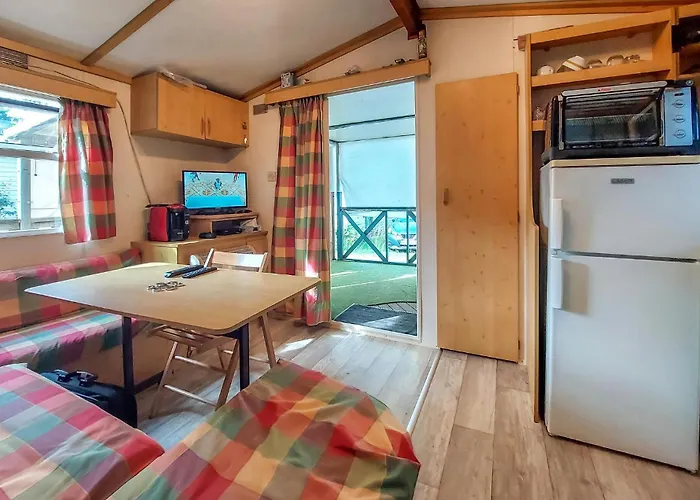 Camping Beautiful Stacaravan In Les Mathes