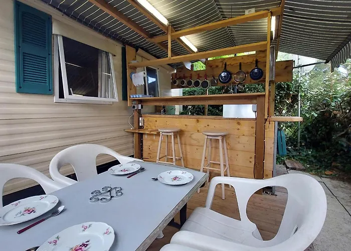 Beautiful Stacaravan In Camping Les Mathes