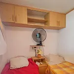 Cozy Stacaravan In Kemping 3*