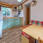 Cozy Stacaravan In Kemping Les Mathes