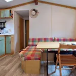 Cozy Stacaravan In Les Mathes