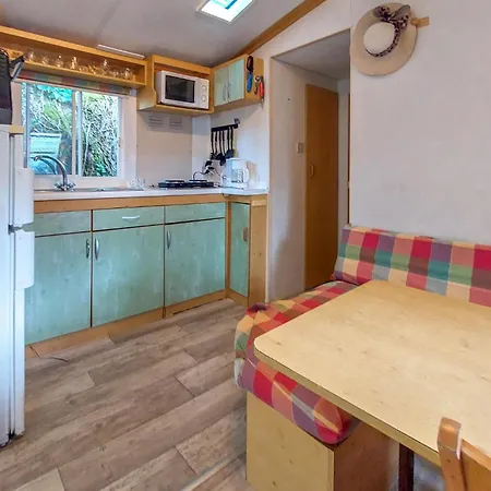 2 Bedroom Cozy Stacaravan In Campsite Les Mathes