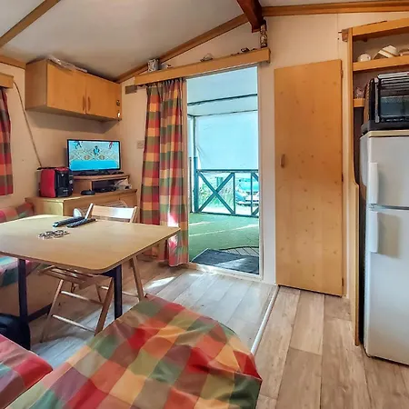 Kemping Cozy Stacaravan In Les Mathes