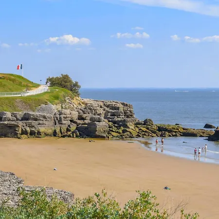 Beautiful Stacaravan In Kemping 3*