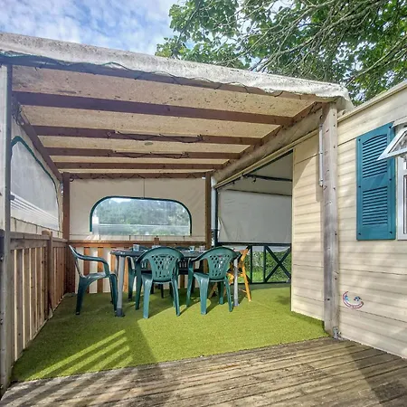 Beautiful Stacaravan In Kemping